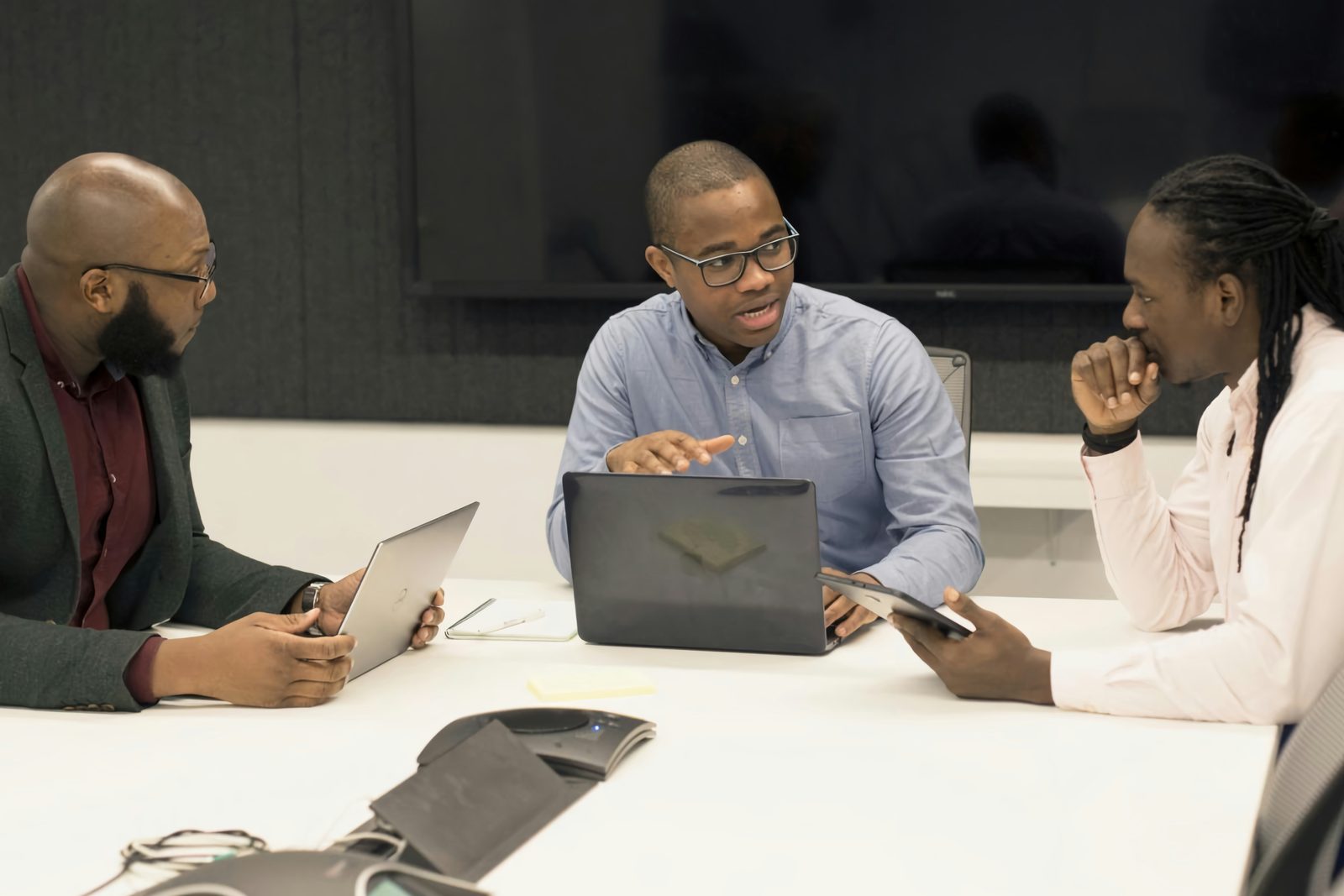 Team clocking presence during a working session